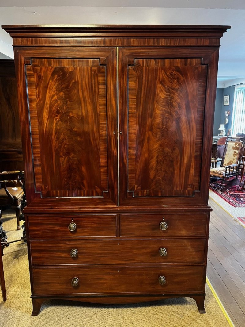 A Fine Quality Regency Period Mahogany Linen Press