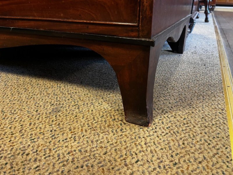 A Fine Quality Regency Period Mahogany Linen Press - Image 8