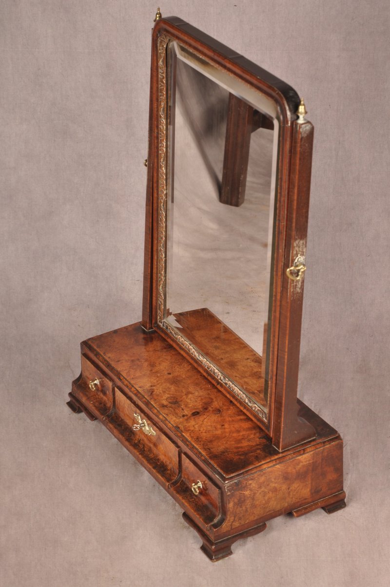 18th Century Walnut Toilet Mirror - Image 3