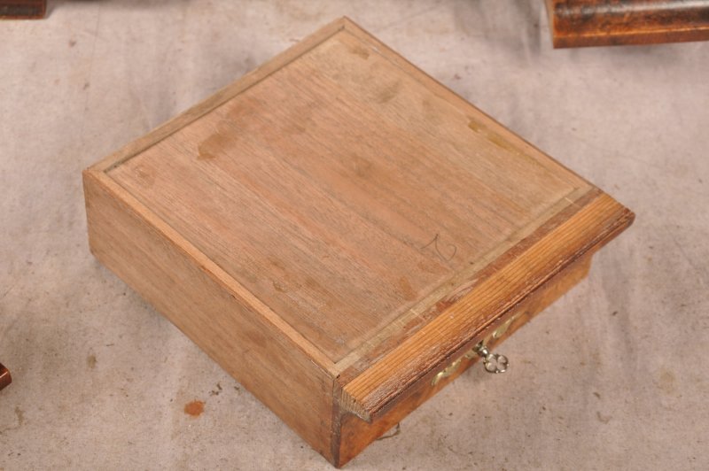 18th Century Walnut Toilet Mirror - Image 12