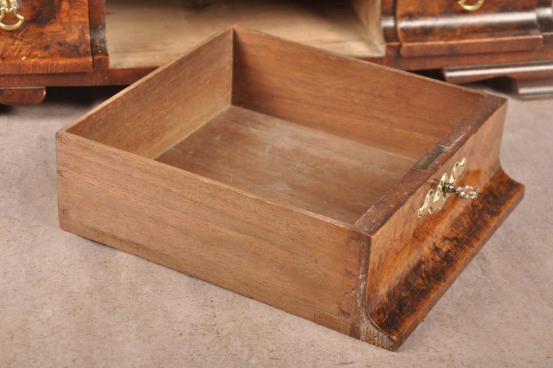 18th Century Walnut Toilet Mirror - Image 11