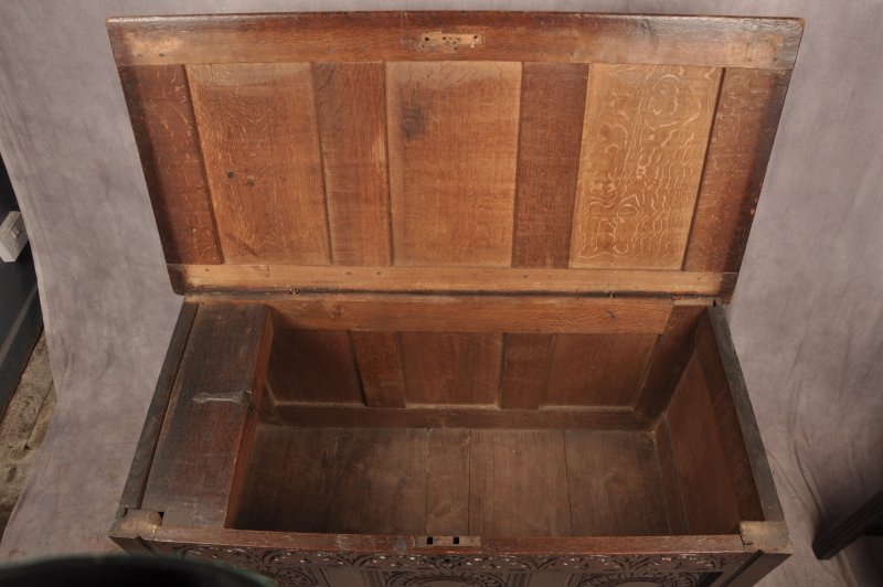 17th Century Arcaded Oak Coffer - Image 7