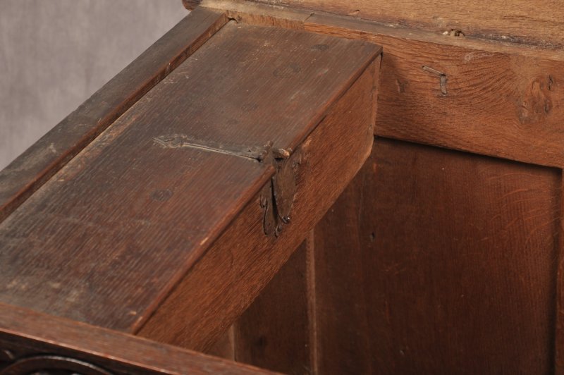 17th Century Arcaded Oak Coffer - Image 9