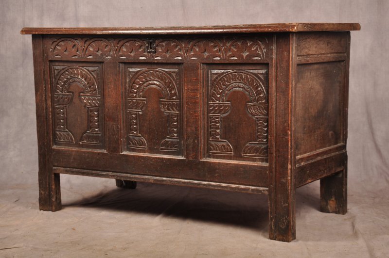 17th Century Arcaded Oak Coffer - Image 13