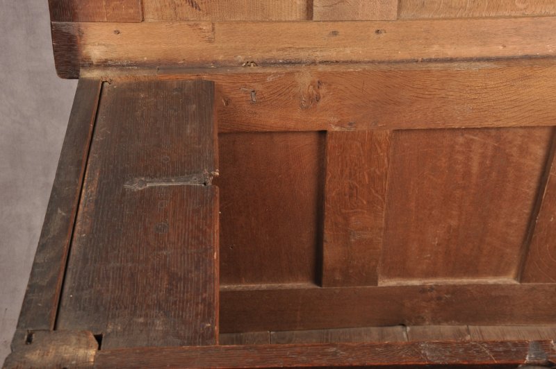 17th Century Arcaded Oak Coffer - Image 10