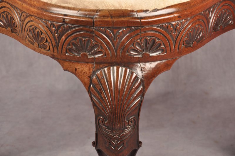 A Rare Dated 18th Century Irish Mahogany Desk Chair - Image 5