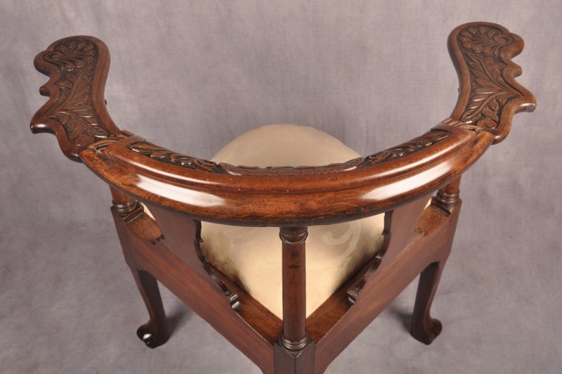 A Rare Dated 18th Century Irish Mahogany Desk Chair - Image 17