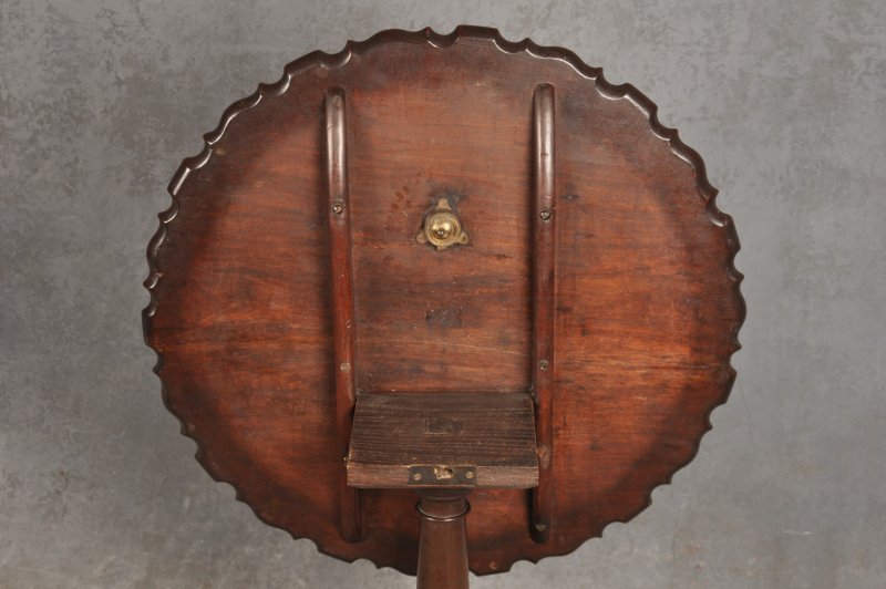 18th Century Mahogany Tripod Table - Image 7