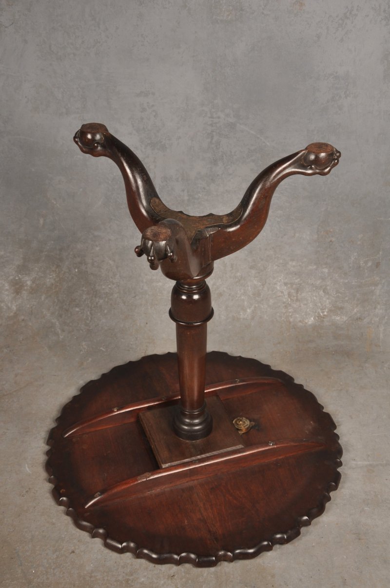 18th Century Mahogany Tripod Table - Image 8