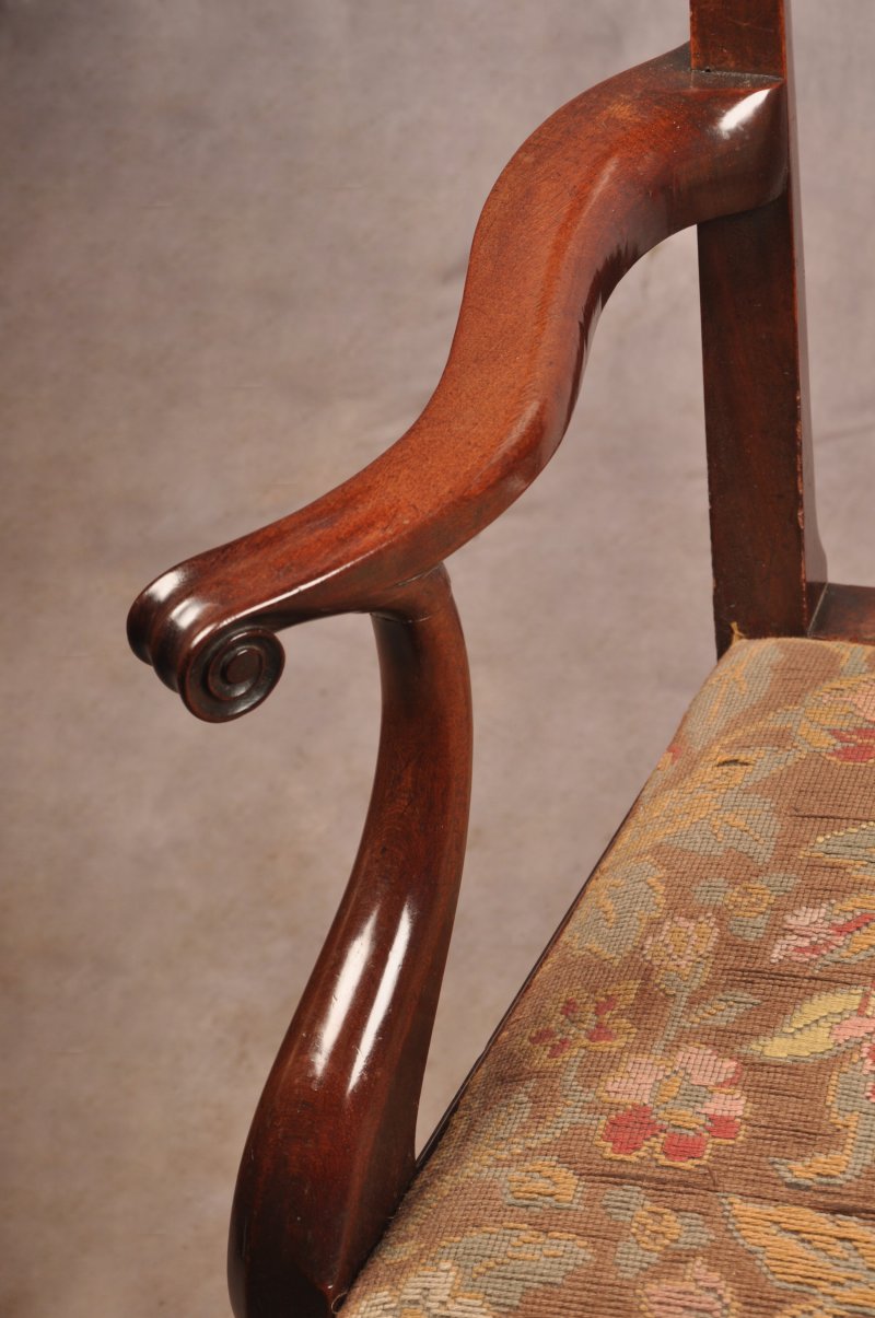 Fine 18th Century Irish Mahogany Armchair - Image 5