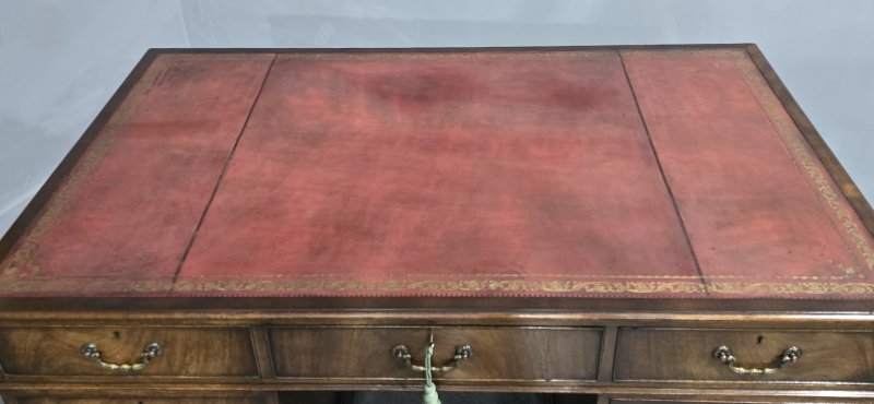 Superb Mahogany Partners Desk - Image 4