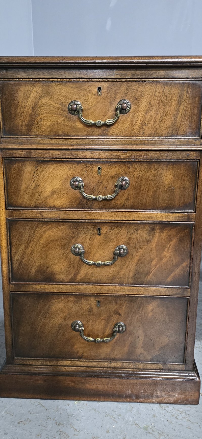 Superb Mahogany Partners Desk - Image 6