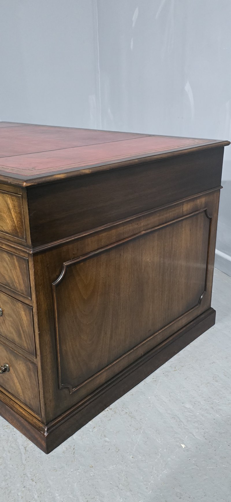 Superb Mahogany Partners Desk - Image 7