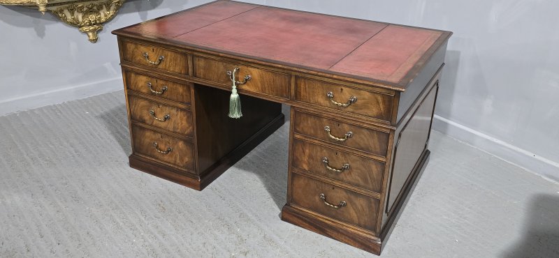 Superb Mahogany Partners Desk - Image 15
