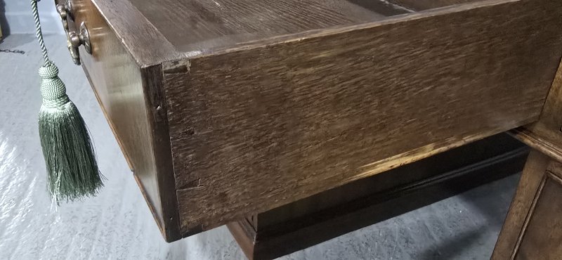 Superb Mahogany Partners Desk - Image 9