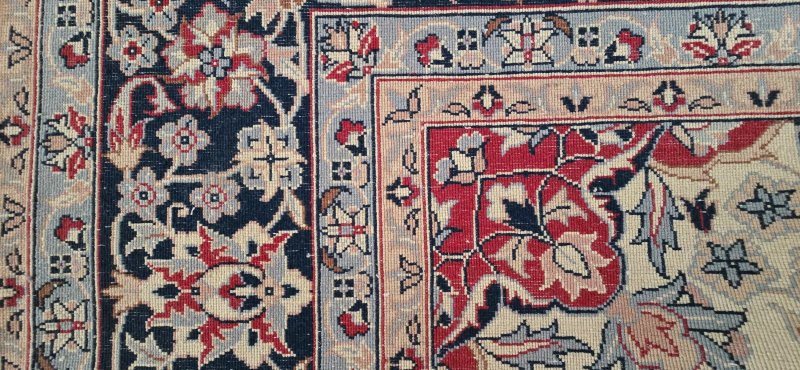 Large Woolen Carpet - Image 9