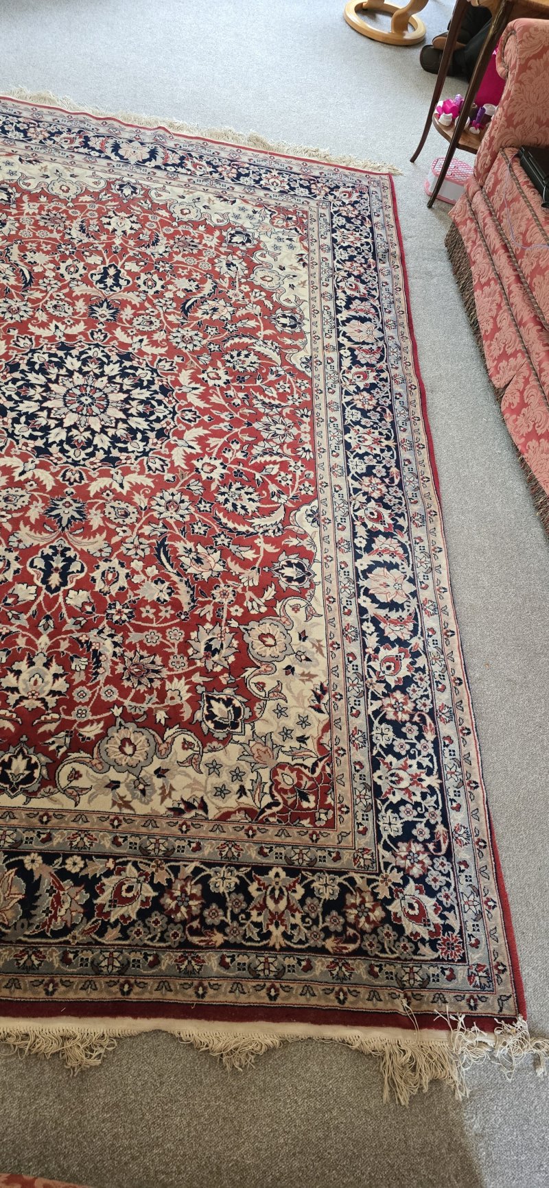 Large Woolen Carpet - Image 12