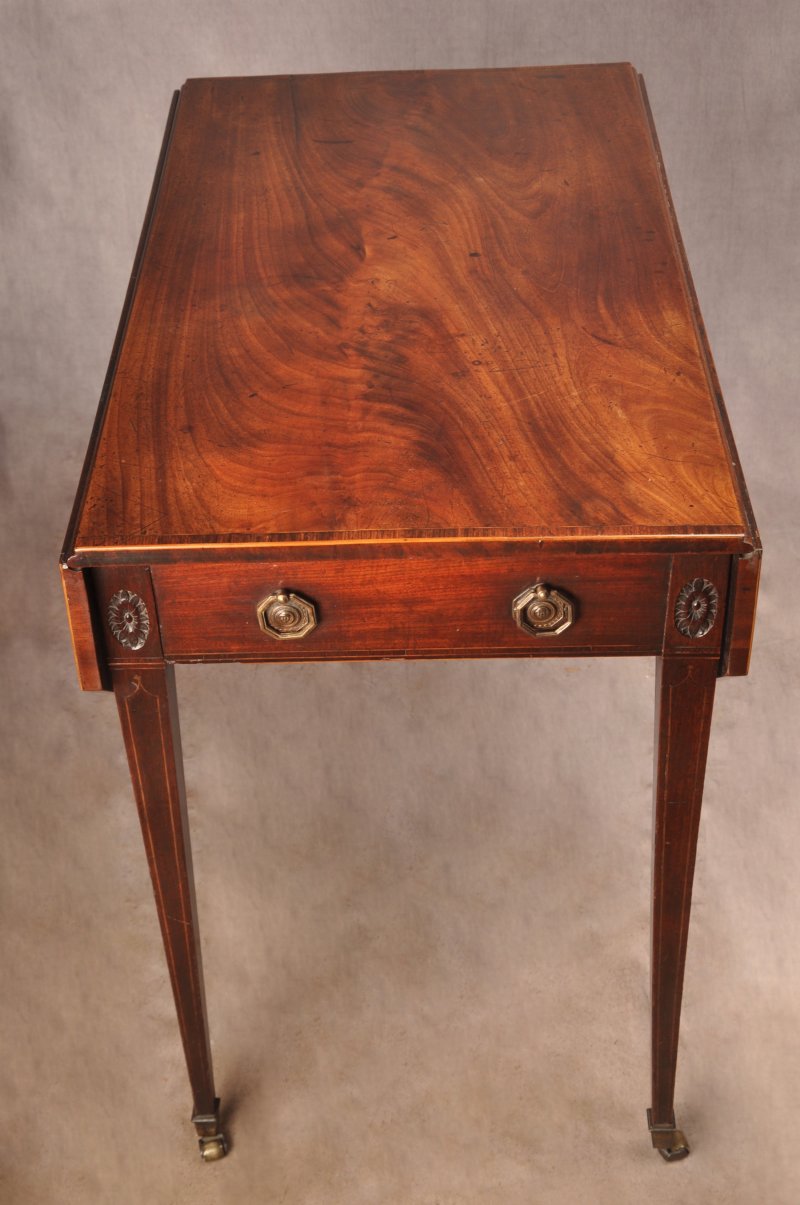 An Exceptional Late 18th Century Mahogany Pembroke Table - Image 7
