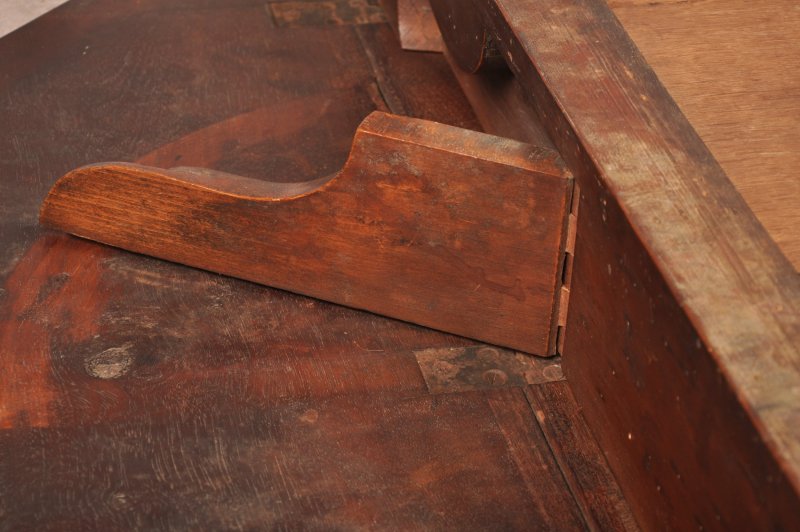 An Exceptional Late 18th Century Mahogany Pembroke Table - Image 13