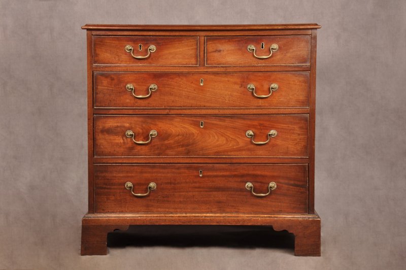Fine 18th Century Mahogany Chest Of Drawers