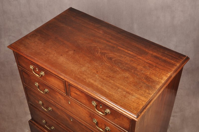 Fine 18th Century Mahogany Chest Of Drawers - Image 5