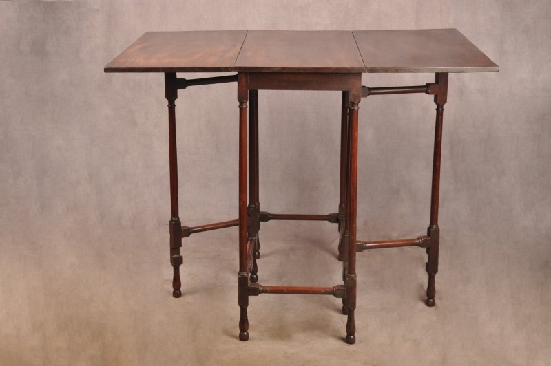 Fine 18th Century Mahogany Spider Table - Image 5