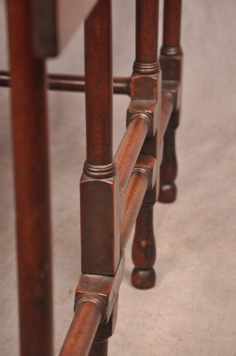 Fine 18th Century Mahogany Spider Table - Image 9