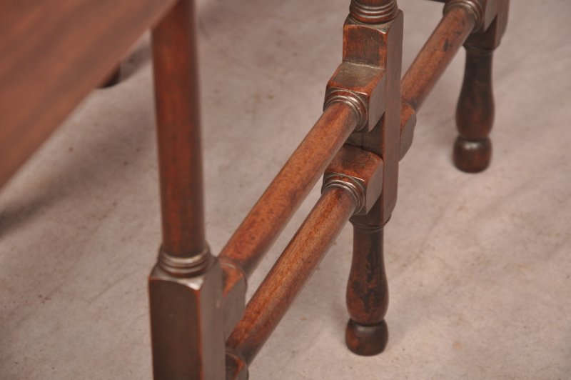 Fine 18th Century Mahogany Spider Table - Image 10