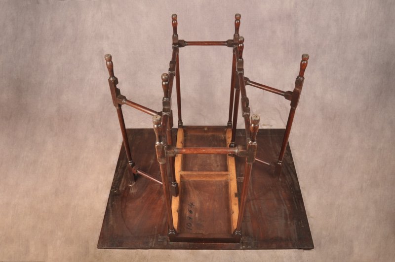 Fine 18th Century Mahogany Spider Table - Image 11