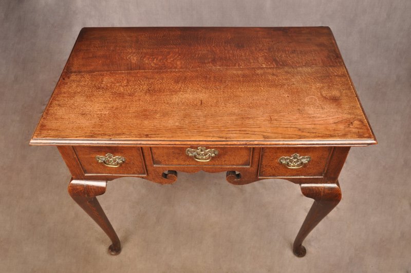 Mid 18th Century Oak Lowboy / Side Table - Image 2