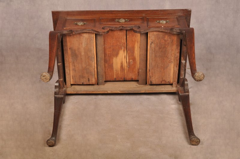 Mid 18th Century Oak Lowboy / Side Table - Image 14