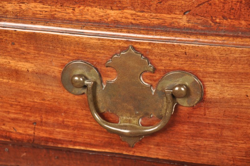 A Fine Small Early 18th Century Mahogany Bureau - Image 5