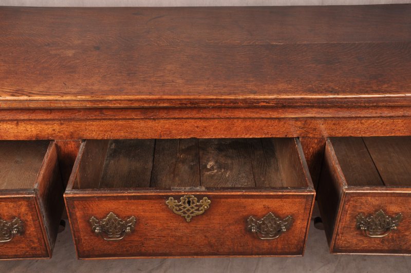 Early 18th Century Oak Dresser Base - Image 4