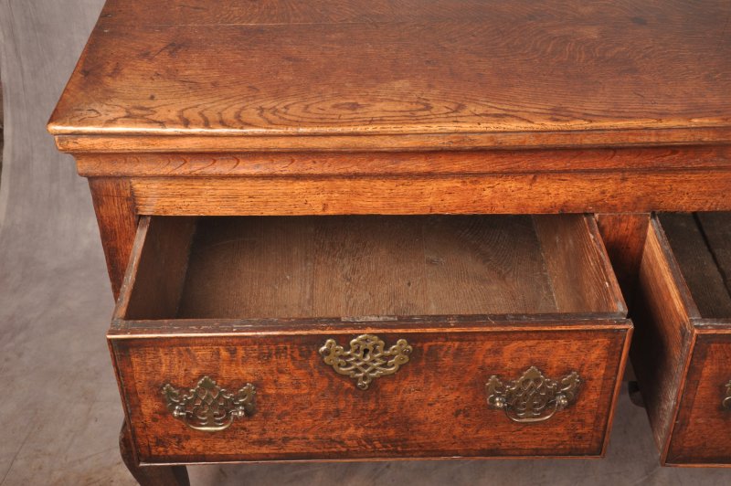 Early 18th Century Oak Dresser Base - Image 5