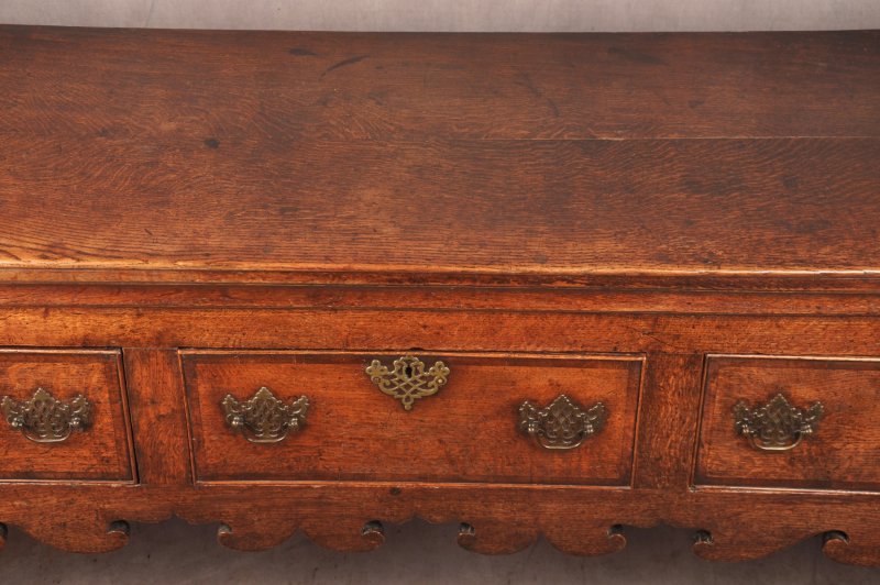 Early 18th Century Oak Dresser Base - Image 7