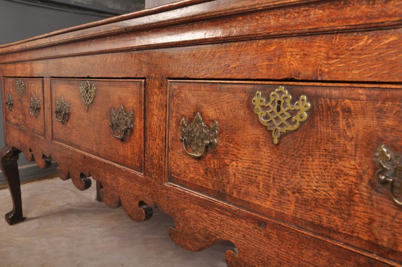 Early 18th Century Oak Dresser Base - Image 9