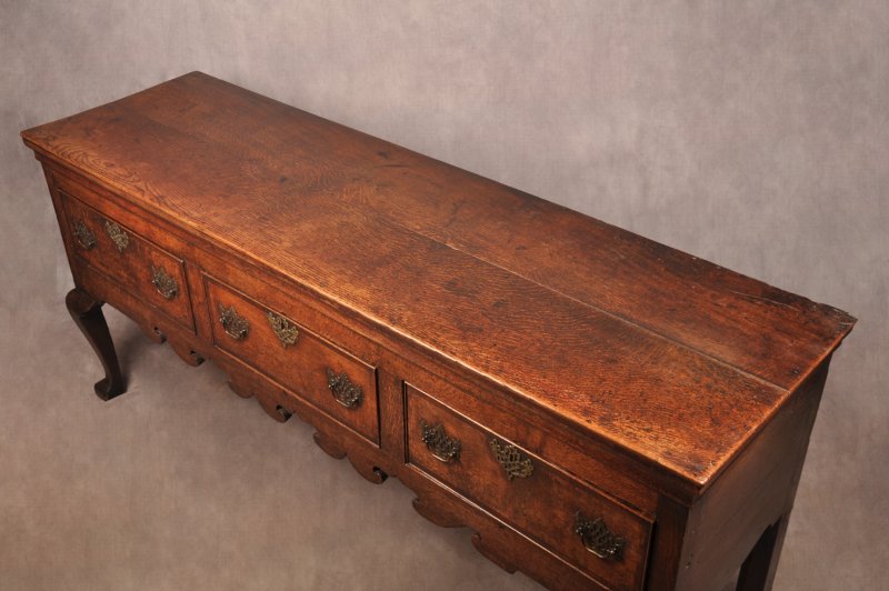 Early 18th Century Oak Dresser Base - Image 11