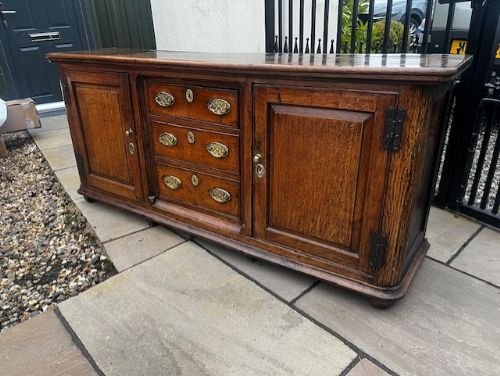 A George III Period Lancashire Oak Dresser Base - Image 3