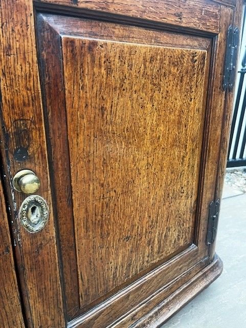 A George III Period Lancashire Oak Dresser Base - Image 13
