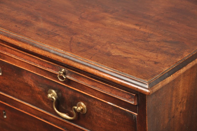 Fine 18th Century Mahogany Chest Of Drawers - Image 2