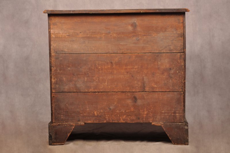 Fine 18th Century Mahogany Chest Of Drawers - Image 10