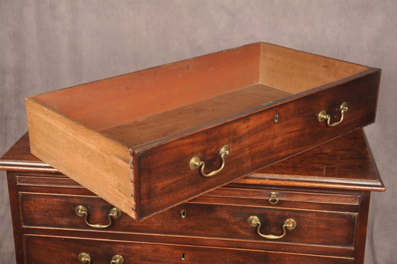 Fine 18th Century Mahogany Chest Of Drawers - Image 7