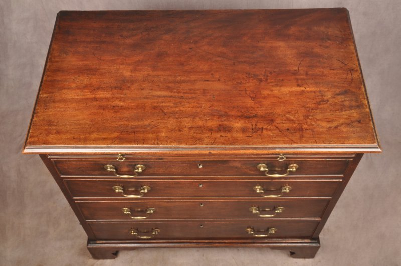 Fine 18th Century Mahogany Chest Of Drawers - Image 6