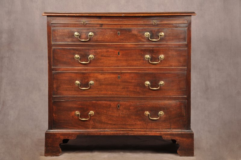 Fine 18th Century Mahogany Chest Of Drawers