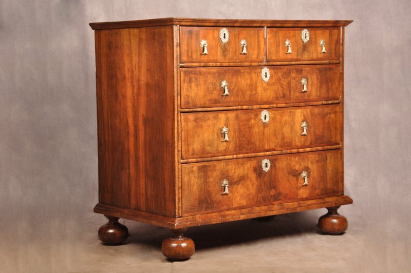 17th Walnut Century Chest Of Drawers - Image 3