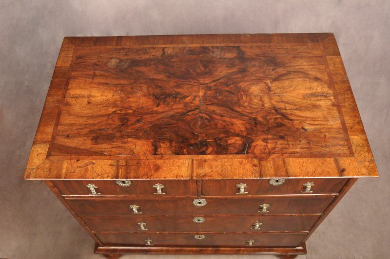 17th Walnut Century Chest Of Drawers - Image 4