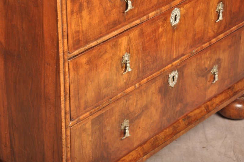 17th Walnut Century Chest Of Drawers - Image 11