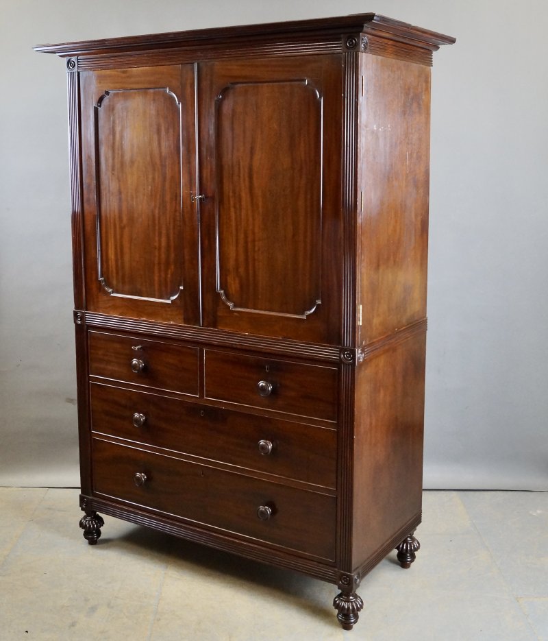 A Superb Quality Cuban Mahogany Linen Press - Image 6