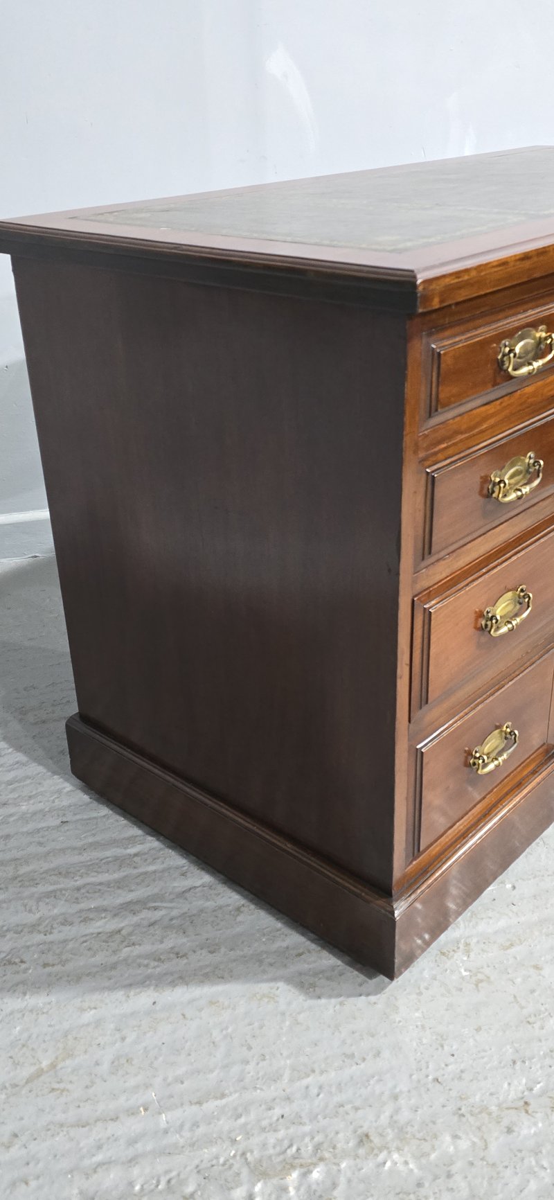 Very Good Mahogany Desk - Image 2