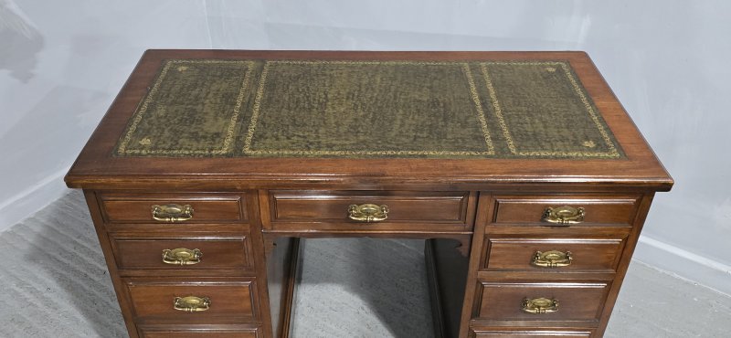 Very Good Mahogany Desk - Image 7